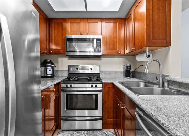 Property at 600 W 3rd St Unit B206, Santa Ana, CA 92701, 2 beds, 1 bath