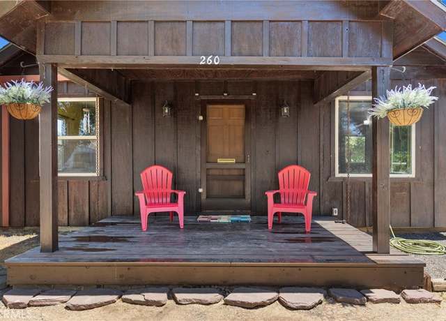 Property at 260 S Crawford St, Willows, CA 95988, 4 beds, 2 baths