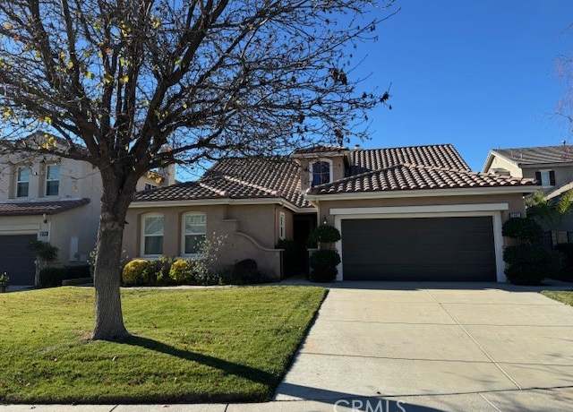 Property at 28611 Gabrial Pl, Saugus, CA 91390, 4 beds, 3 baths