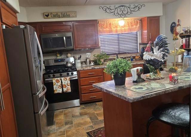 Property at 2205 W Acacia Ave #142, Hemet, CA 92545, 2 beds, 2 baths