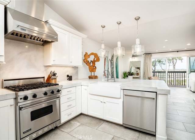 Property at 1222 Las Arenas Way #23, Costa Mesa, CA 92627, 2 beds, 2.5 baths