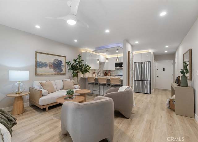 Property at 15344 Weddington St #203, Sherman Oaks, CA 91411, 1 bath