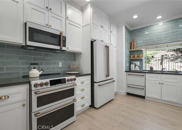 Property at 5473 Spanish Oak Ln Unit G, Oak Park, CA 91377, 2 beds, 2.5 baths