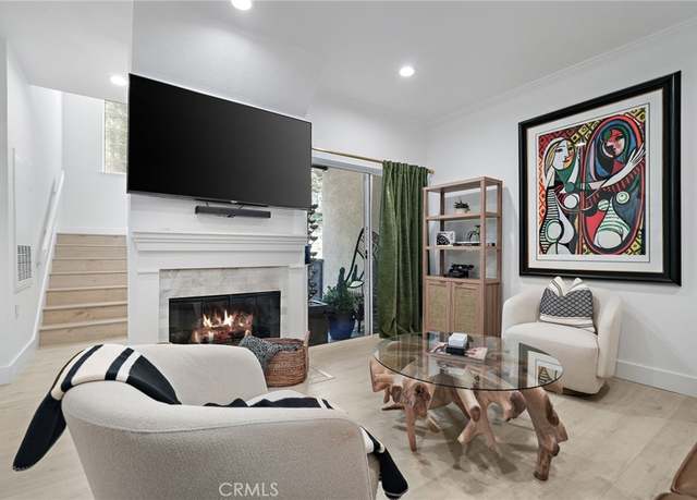 Property at 5473 Spanish Oak Ln Unit G, Oak Park, CA 91377, 2 beds, 2.5 baths