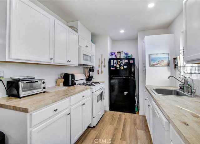 Property at 33124 Churchill St, Lake Elsinore, CA 92530, 2 beds, 1 bath