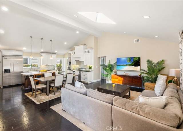 Property at 2808 Oak Ave, Manhattan Beach, CA 90266, 3 beds, 2 baths