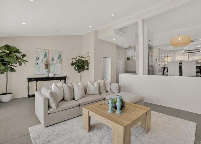 Property at 2021 Carnegie Ln Apt 7, Redondo Beach, CA 90278, 3 beds, 2.5 baths