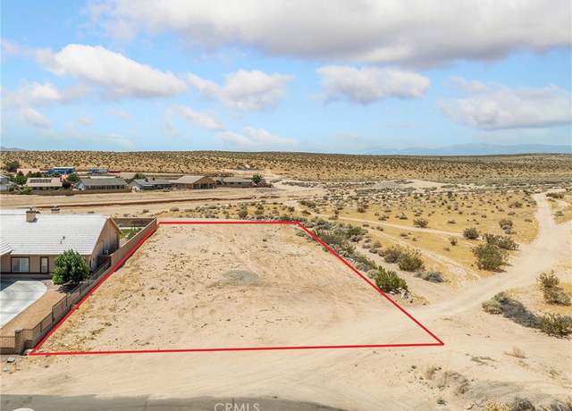 Property at 13711 Branding Iron Dr, Helendale, CA 92342