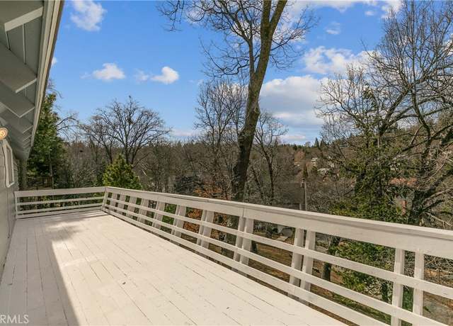 Property at 28252 Bern Ln, Lake Arrowhead, CA 92352, 4 beds, 3 baths
