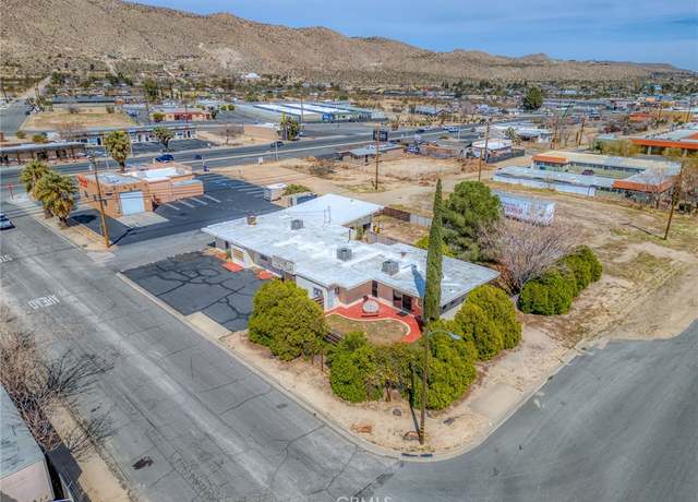 Property at 7355 Cherokee Trl, Yucca Valley, CA 92284, 2 beds, 3 baths