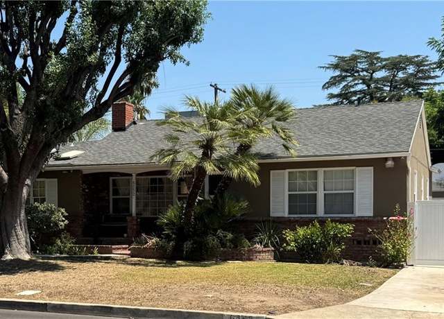 Property at 6552 Aqueduct Ave, Van Nuys, CA 91406, 3 beds, 3 baths