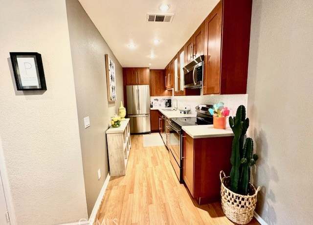 Property at 2810 N Arcadia Ct #208, Palm Springs, CA 92262, 1 bed, 1 bath