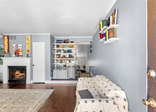 Property at 5463 Newcastle Ave #8, Encino, CA 91316, 2 beds, 2.5 baths