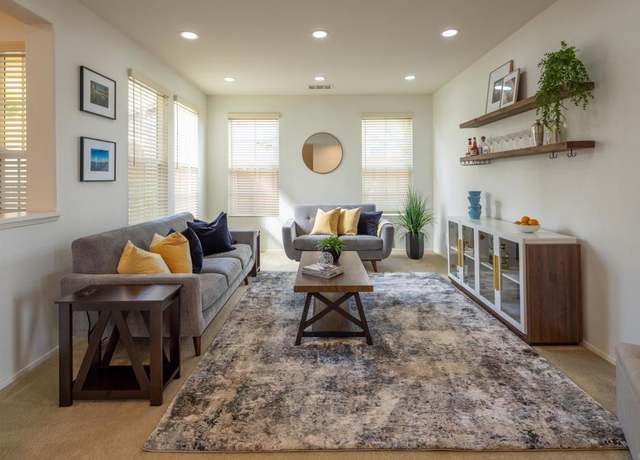 Property at 1185 Parkview Dr, Oceanside, CA 92057, 4 beds, 2.5 baths