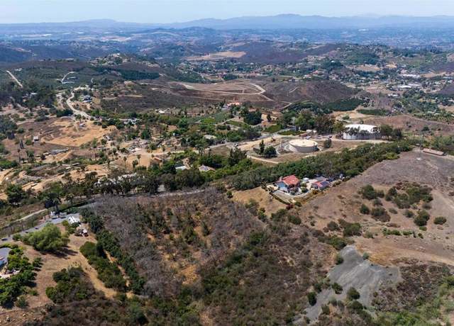 Property at 3829 Silverleaf Ln, Vista, CA 92084, 3 beds, 2.5 baths