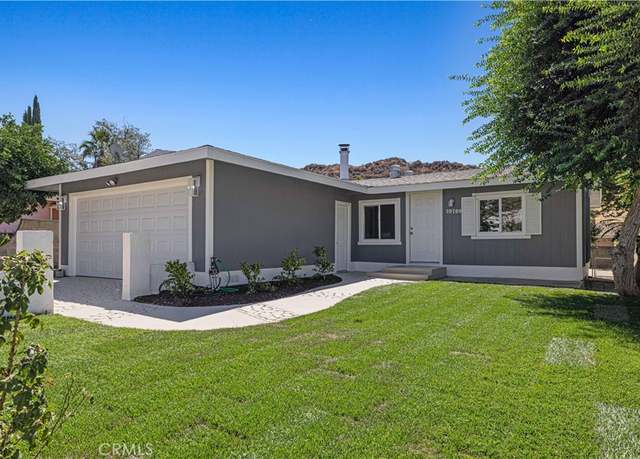 Property at 29708 Cromwell Ave, Castaic, CA 91384, 3 beds, 2 baths