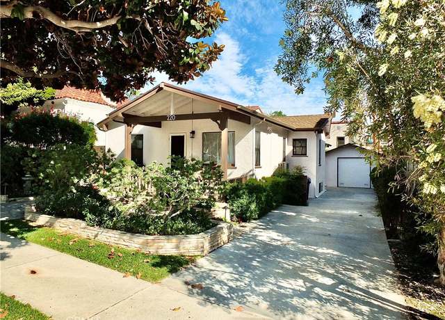 Property at 220 Roycroft Ave, Long Beach, CA 90803, 2 beds, 2.5 baths