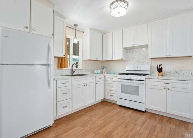 Property at 88 Estrella Ln, Oceanside, CA 92058, 2 beds, 2 baths