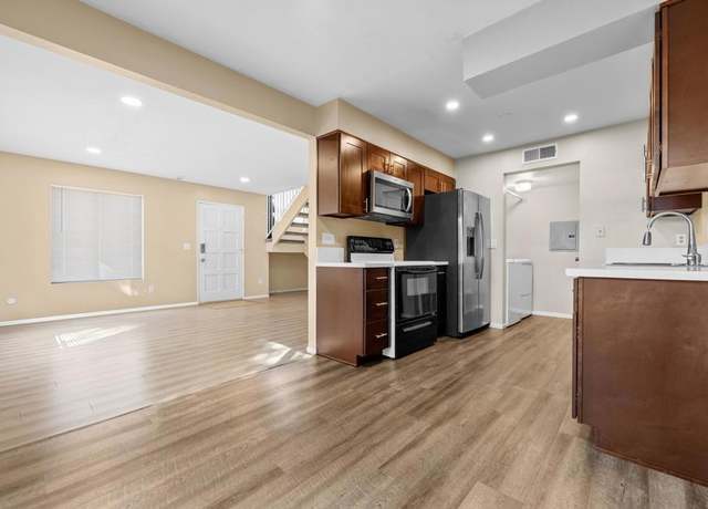 Property at 10027 Santana Ranch Ln, Santee, CA 92071, 2 beds, 1.5 baths