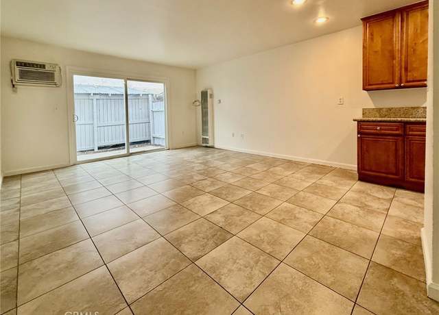 Property at 1001 E Grant St Unit D3, Santa Ana, CA 92701, 2 beds, 1.5 baths