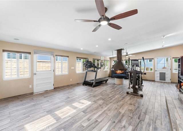 Property at 175 Orangewood Ln, Tustin, CA 92780, 3 beds, 2 baths