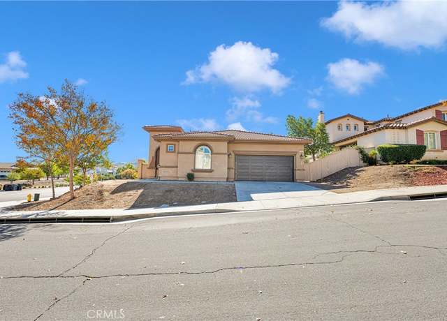 Property at 2 Plaza Valenza, Lake Elsinore, CA 92532, 3 beds, 3 baths