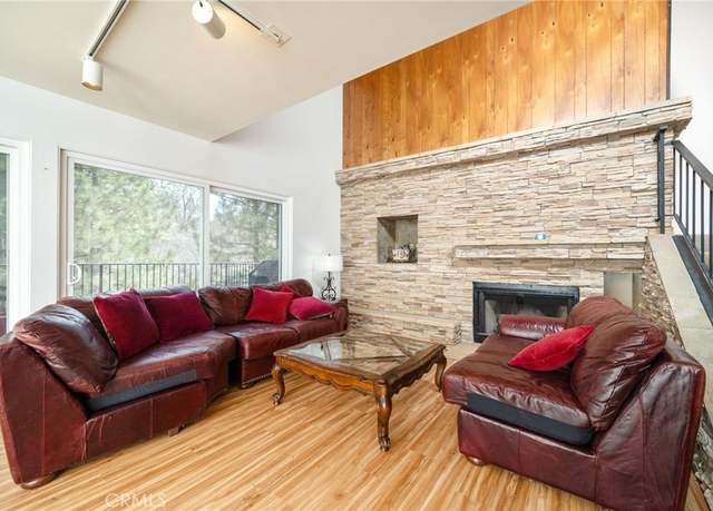 Property at 966 Willow Creek Rd #14, Lake Arrowhead, CA 92352, 3 beds, 2.5 baths