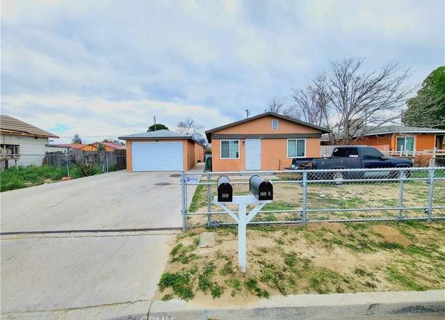 Property at 809 Vine Dr, Bakersfield, CA 93307, 3 beds, 2 baths