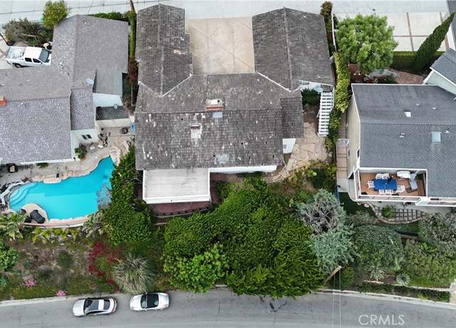 Property at 333 Catalina Dr, Newport Beach, CA 92663, 3 beds, 3 baths