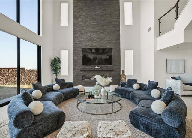 Property at 11818 N Hillsborough Ln, Porter Ranch, CA 91326, 5 beds, 5.5 baths