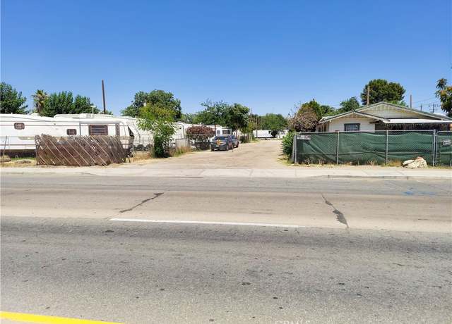 Property at 922 S Union Ave, Bakersfield, CA 93307, 27 beds, 23 baths