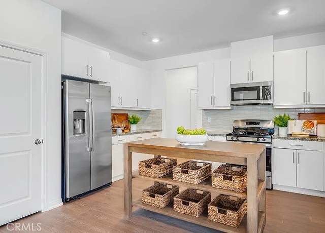 Property at 17810 McKenzie Ct, Hesperia, CA 92345, 3 beds, 2 baths