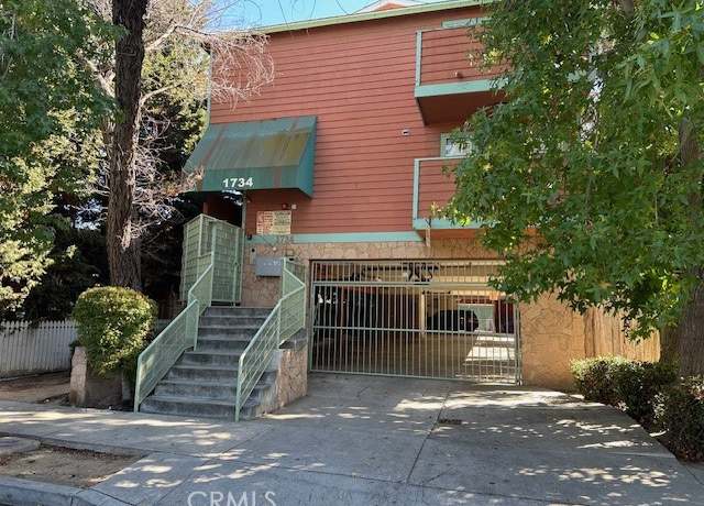 Property at 1734 E Erie St, Long Beach, CA 90802, 12 beds, 14.5 baths