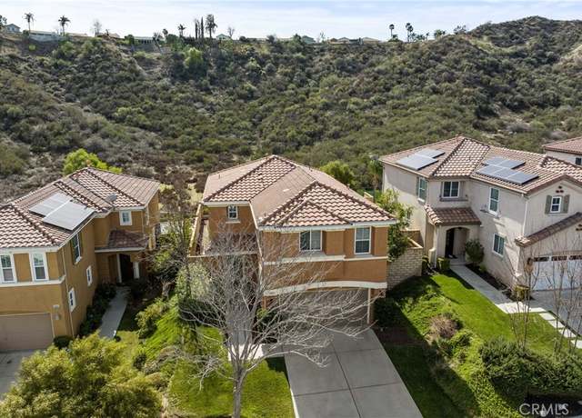 Property at 20026 Christopher Ln, Saugus, CA 91350, 3 beds, 3 baths