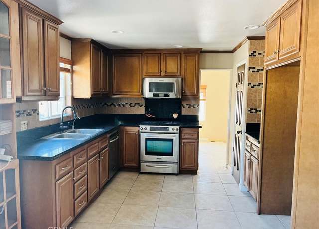 Property at 83 Bonanza Rd #322, Palm Springs, CA 92262, 3 beds, 2 baths