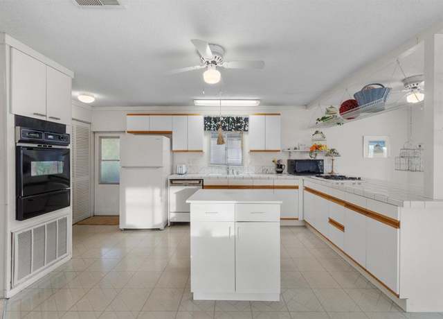 Property at 8128 Royal Park Ln, El Cajon, CA 92021, 2 beds, 2 baths