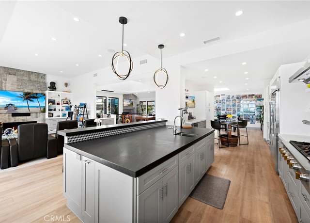 Property at 17 Monaco, Newport Beach, CA 92660, 3 beds, 3 baths