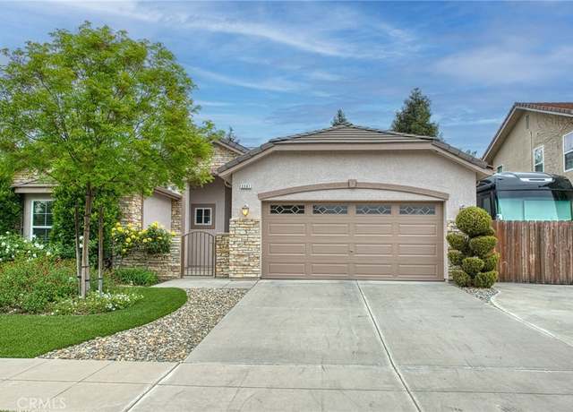 Property at 2267 Graybark Ave, Clovis, CA 93619, 3 beds, 2 baths