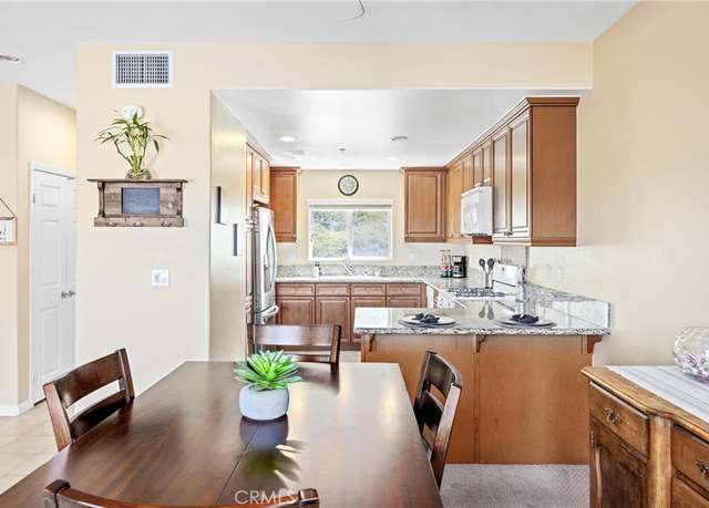 Property at 2802 Green River Rd #101, Corona, CA 92882, 2 beds, 2.5 baths