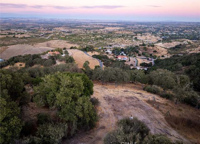 Property at 3550 Ardana Rd, Paso Robles, CA 93446, 2 beds, 2 baths