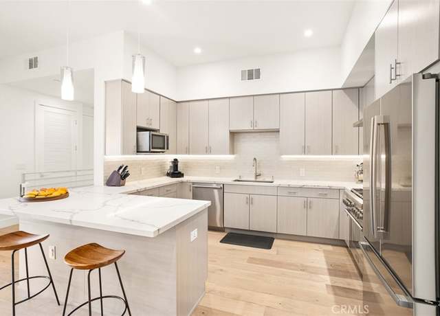 Property at 4322 Gentry Ave #104, Studio City, CA 91604, 3 beds, 3 baths