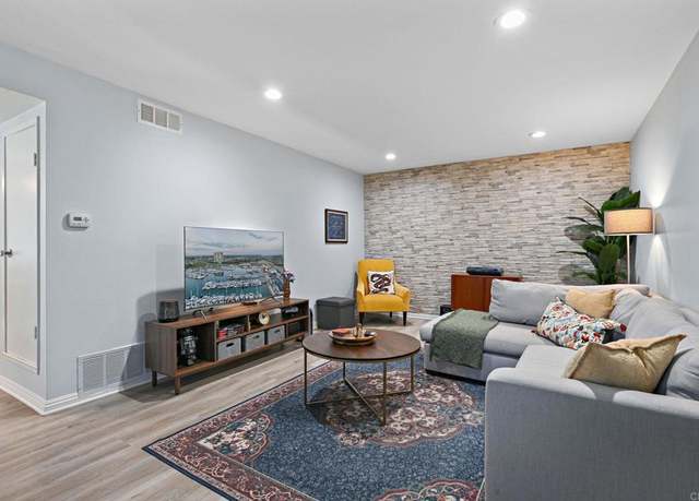 Property at 1211 Mariposa Ct, Vista, CA 92084, 3 beds, 1.5 baths
