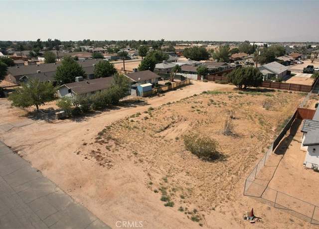 Property at 10 Live Oak St St, Hesperia, CA 92345