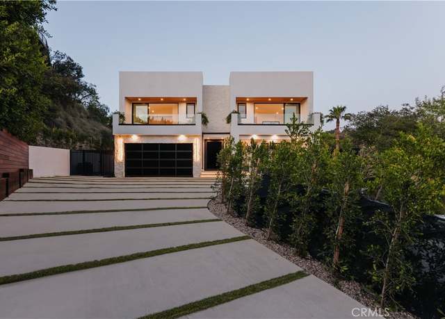 Property at 2608 Zorada Dr, Los Angeles, CA 90046, 4 beds, 4.5 baths