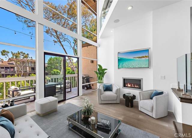 Property at 5322 Marina Pacifica Dr N, Long Beach, CA 90803, 1 bed, 1.5 baths