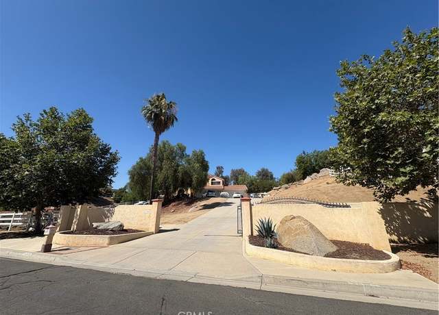 Property at 17905 Luna Ct, Riverside, CA 92504, 4 beds, 3 baths