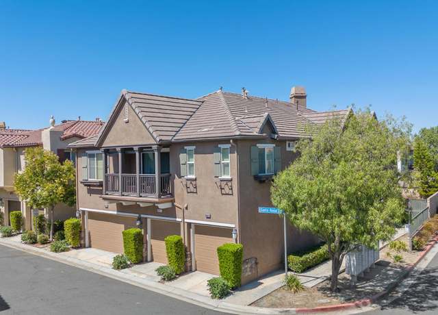 Property at 28471 Santa Rosa Ln, Santa Clarita, CA 91350, 2 beds, 2.5 baths