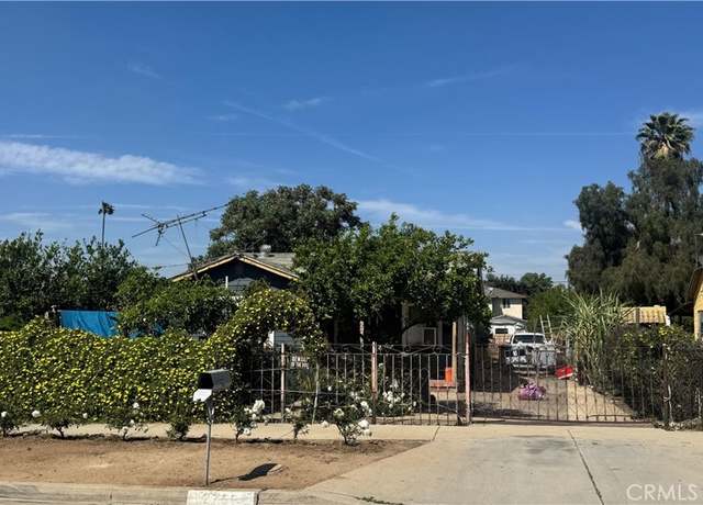 Property at 2759 13th St, Riverside, CA 92507, 3 beds, 1 bath