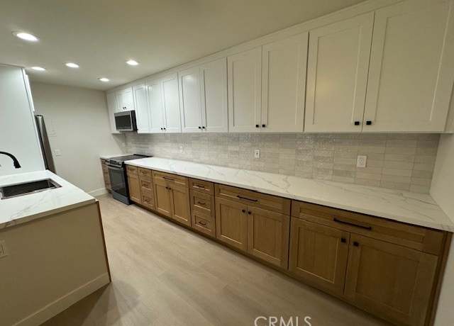 Property at 2521 W Sunflower Ave Unit J7, Santa Ana, CA 92704, 2 beds, 2 baths