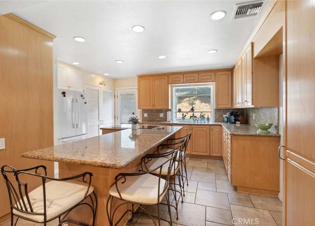 Property at 22666 Margarita Dr, Woodland Hills, CA 91364, 5 beds, 2.5 baths